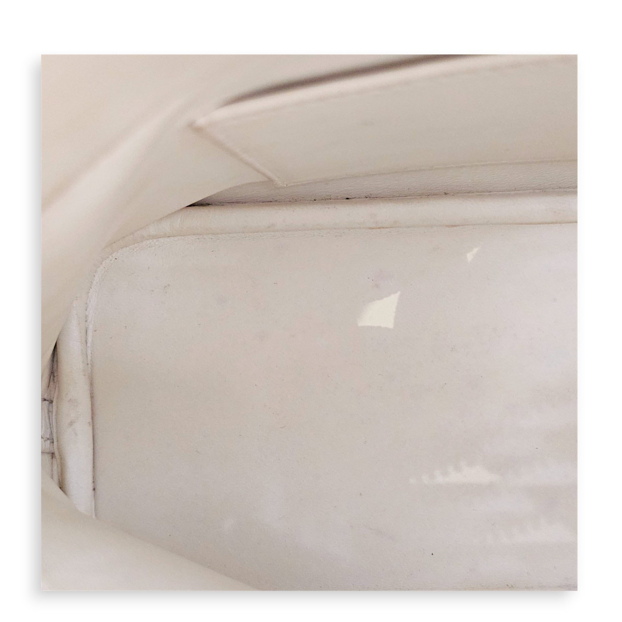Bolide 27 Blanc in Epsom Gold hardware CL2607-22637 3