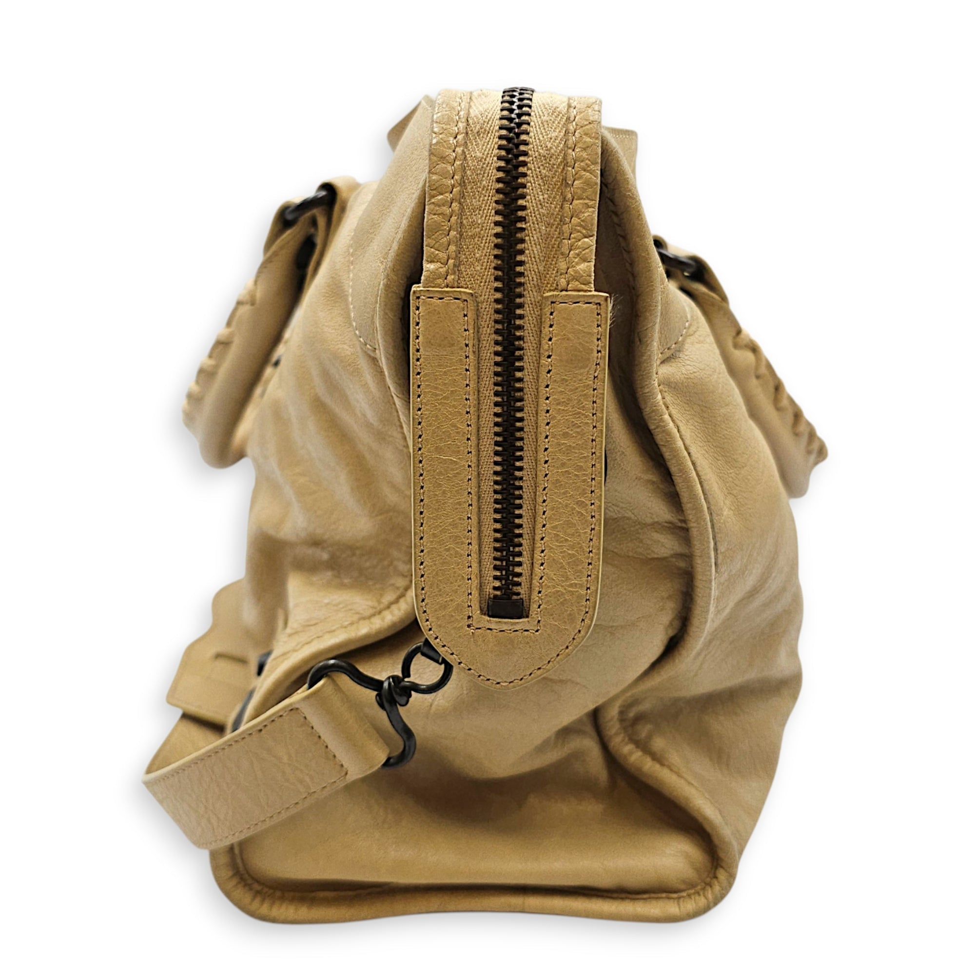 City Beige Shoulder Bag in Distressed Leather Ruthenium hardware CL2607-22644 4
