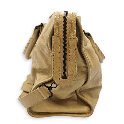 City Beige Shoulder Bag in Distressed Leather Ruthenium hardware CL2607-22644 4