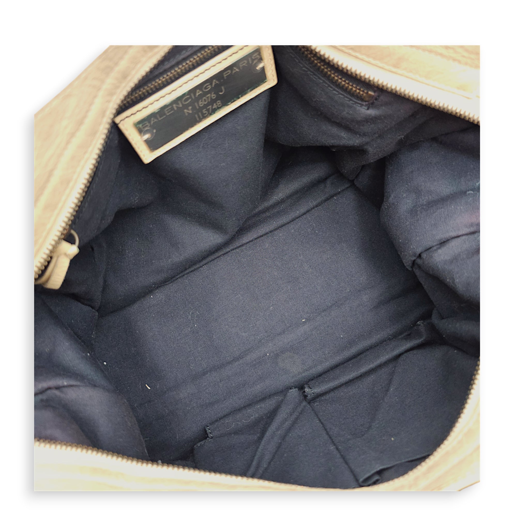 City Beige Shoulder Bag in Distressed Leather Ruthenium hardware