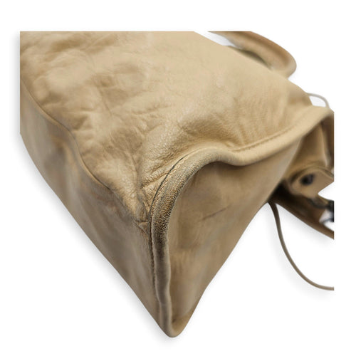 City Beige Shoulder Bag in Distressed Leather Ruthenium hardware CL2607-22644 7