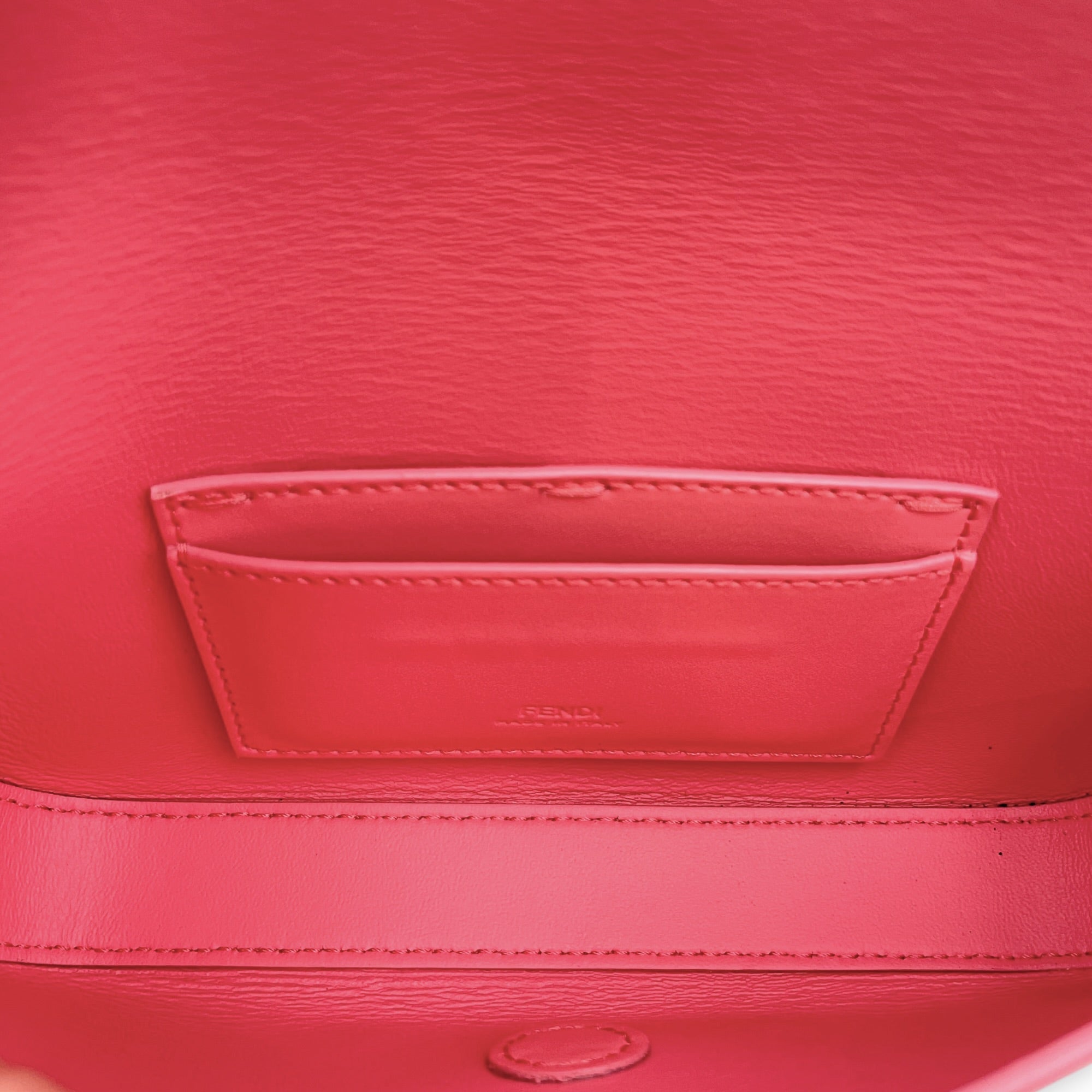 Baguette 18cm Pink Crossbody Bag in Patent Leather Silver hardware
