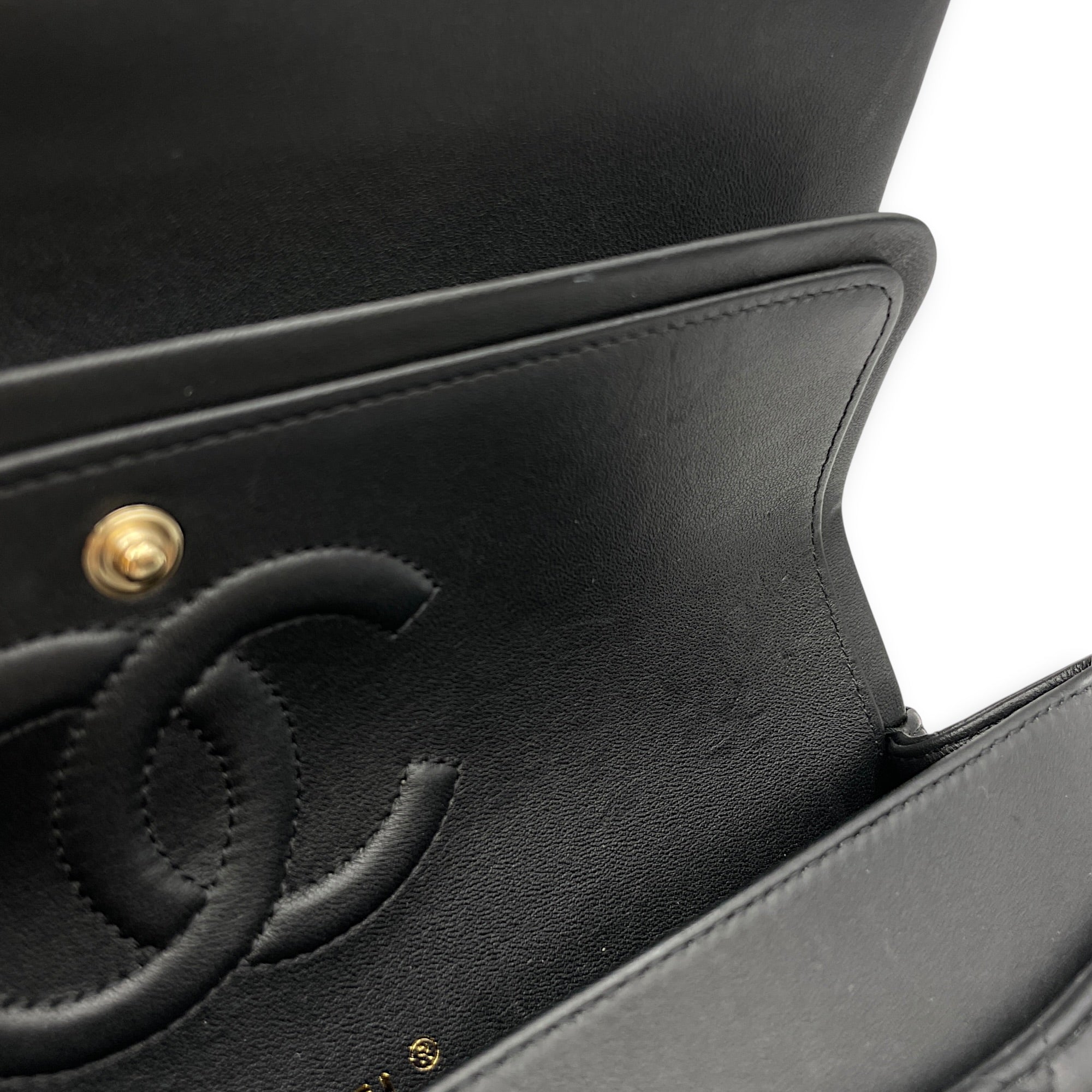 Classic Double Flap Medium Black Shoulder Bag in Lambskin Gold hardware CL2608-023060 7