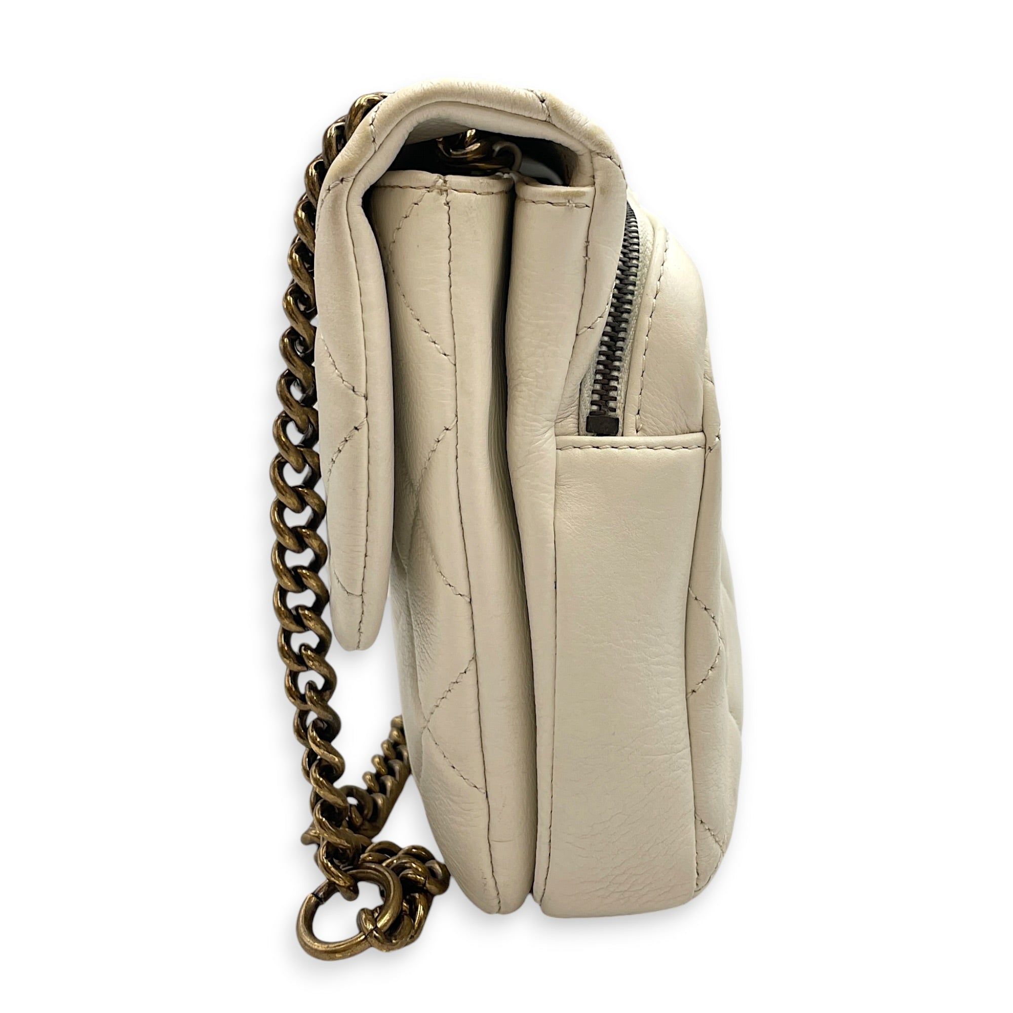 Timeless CC 30cm  White  Shoulder Bag in Calfskin Antique Brass hardware CL2608-023073 4