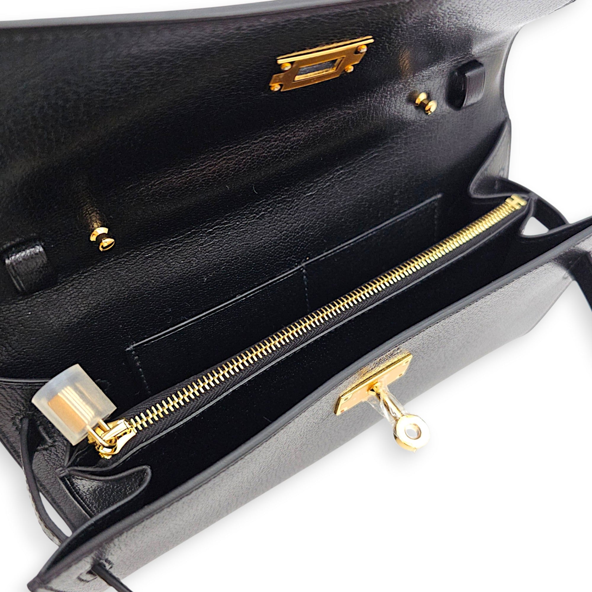 Kelly To Go Noir Wallet in Chevre chamkila Gold hardware CL2608-023078 3