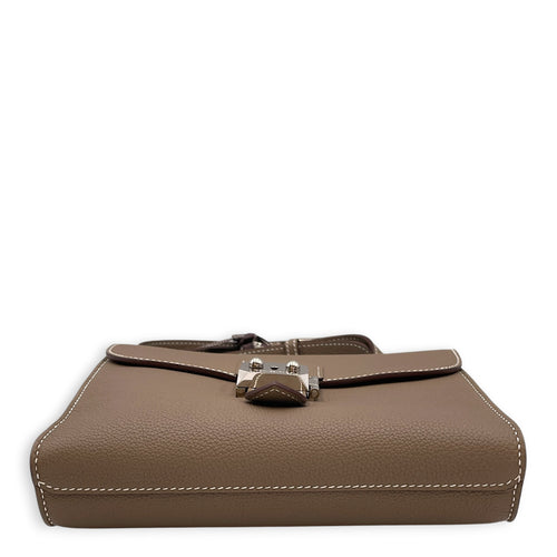 Sac a Depeches 21 Etoupe in Togo Gold hardware