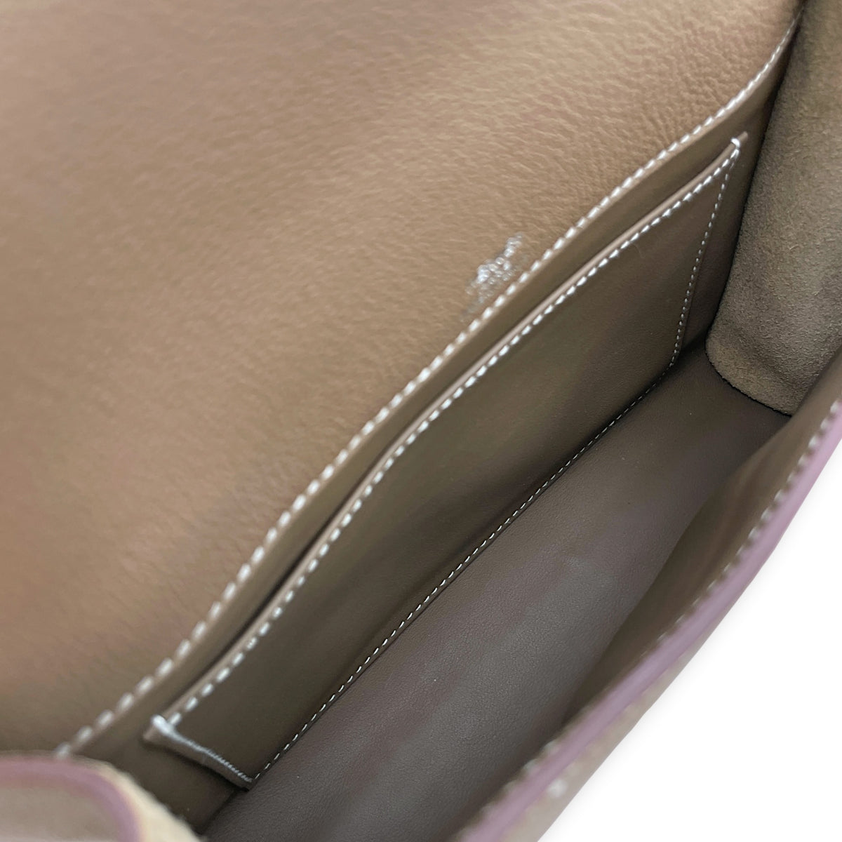 Sac a Depeches 21 Etoupe in Togo Gold hardware