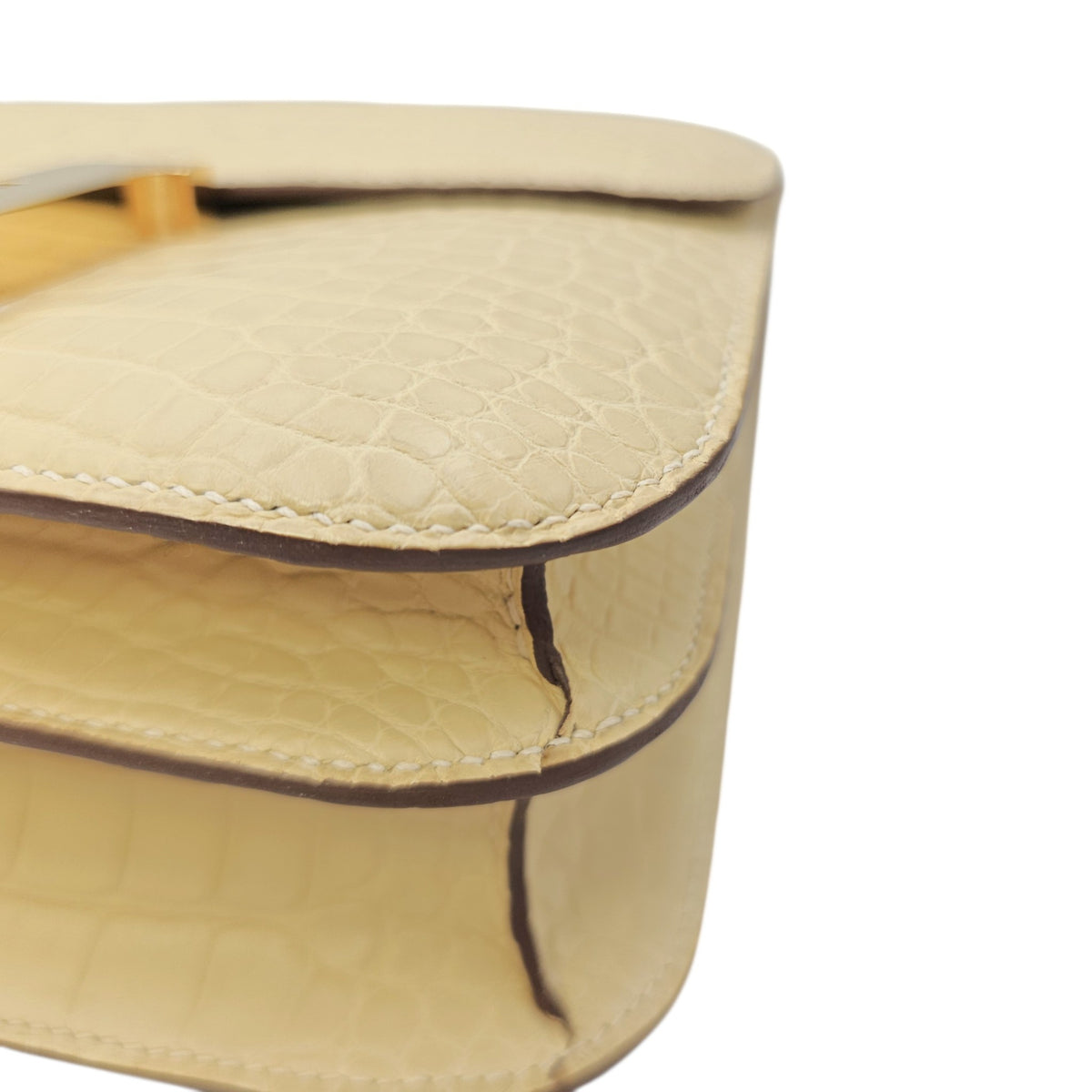 Constance 24 Vanille in Matte Alligator Gold hardware