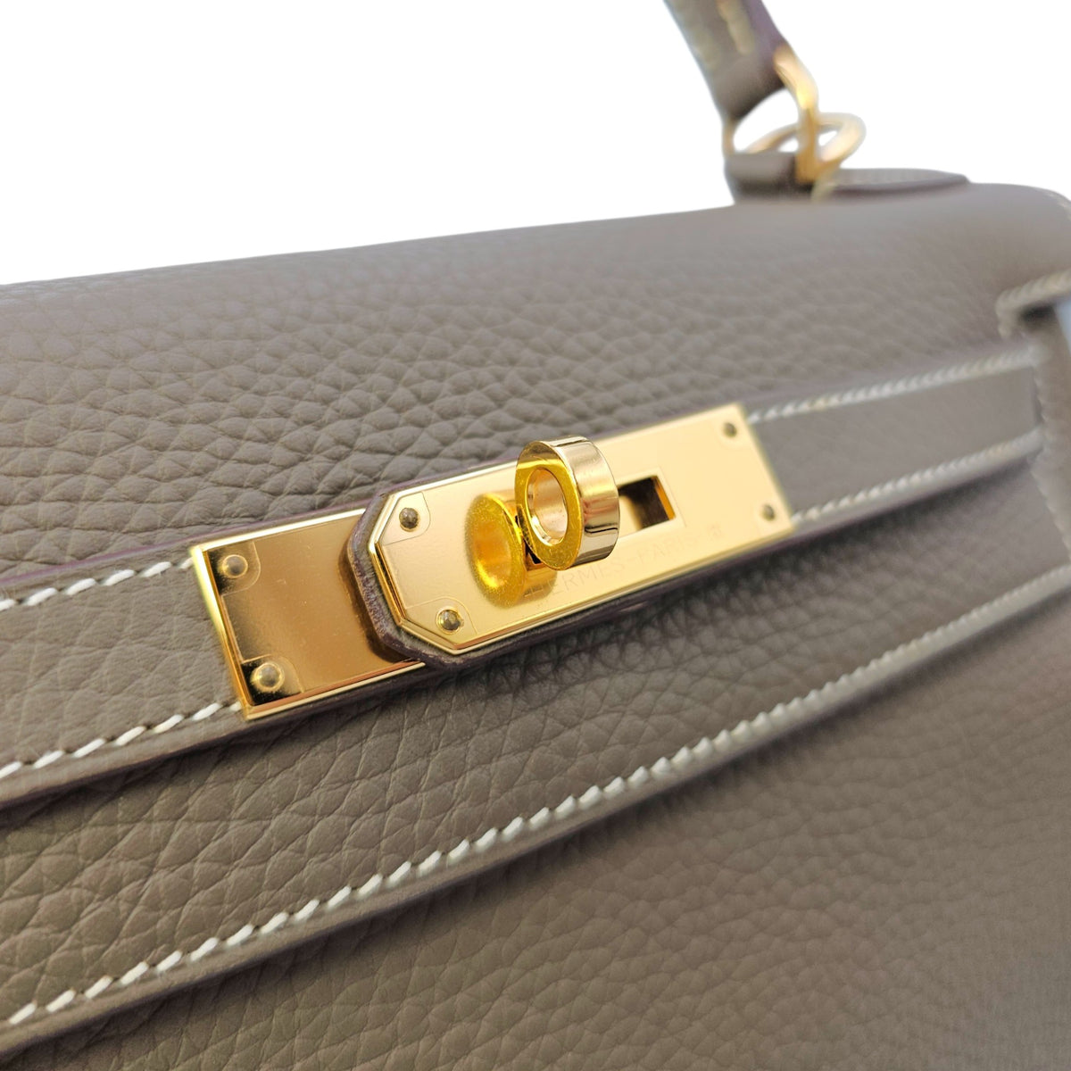 Kelly 28 Etoupe in Clemence Gold hardware