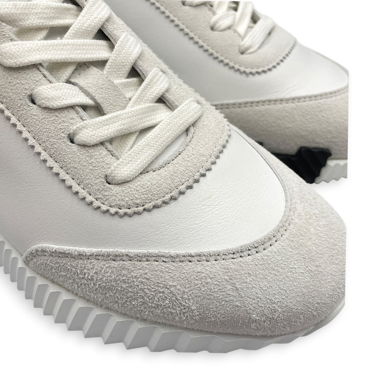 Bouncing sneaker. Sz:36.5 White Sneakers in Suede Leather
