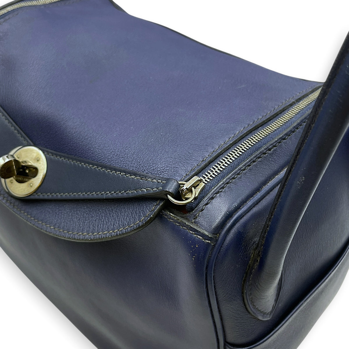 Lindy 26 Blue de malte in Swift Palladium hardware