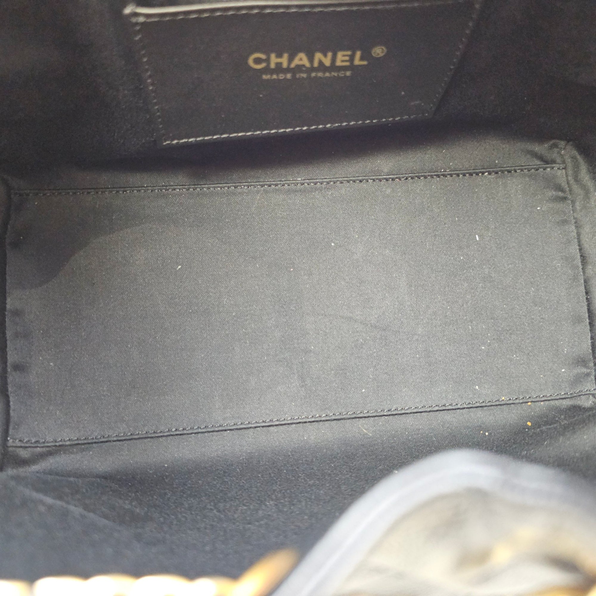 C25 Black Shoulder Bag in Caviar Leather Gold hardware