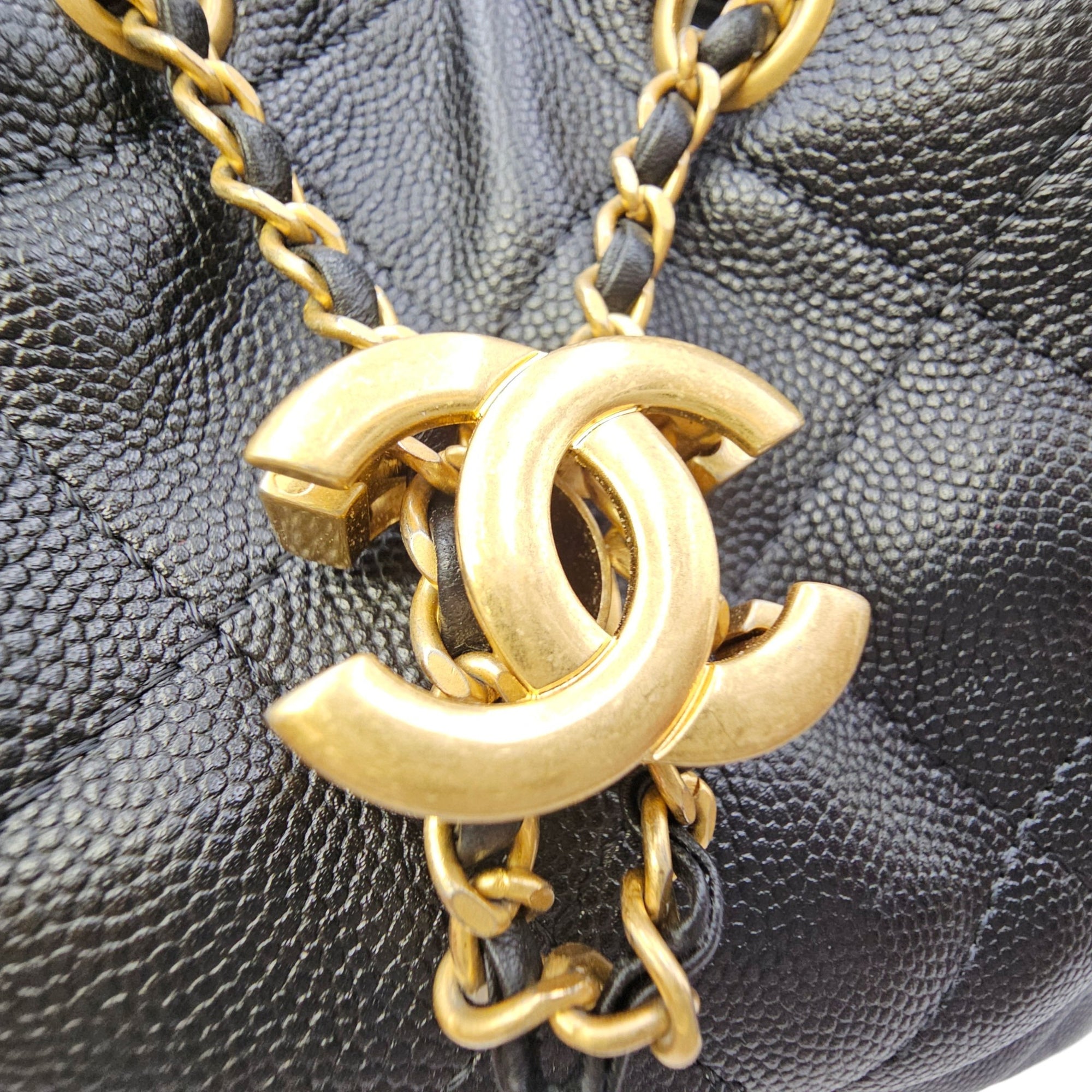 C25 Black Shoulder Bag in Caviar Leather Gold hardware