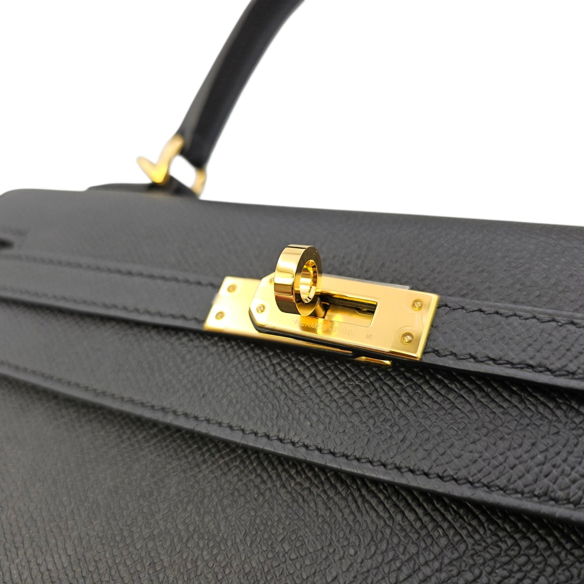 Sellier Kelly 25 Noir in Epsom Gold hardware