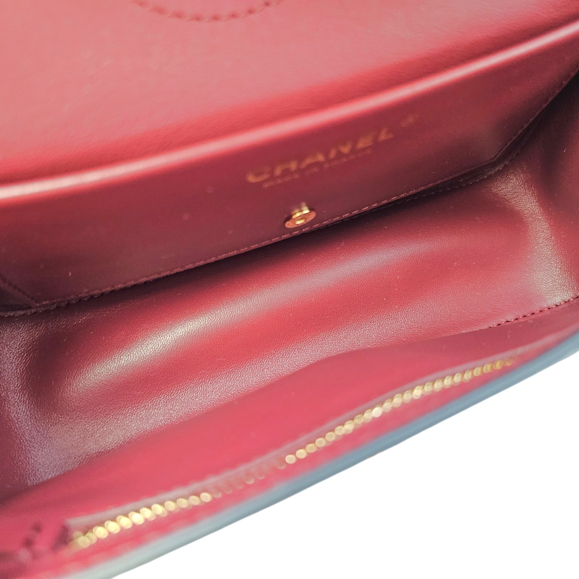 Mini Flap Bag Black Shoulder Bag in Grained calfskin Gold hardware