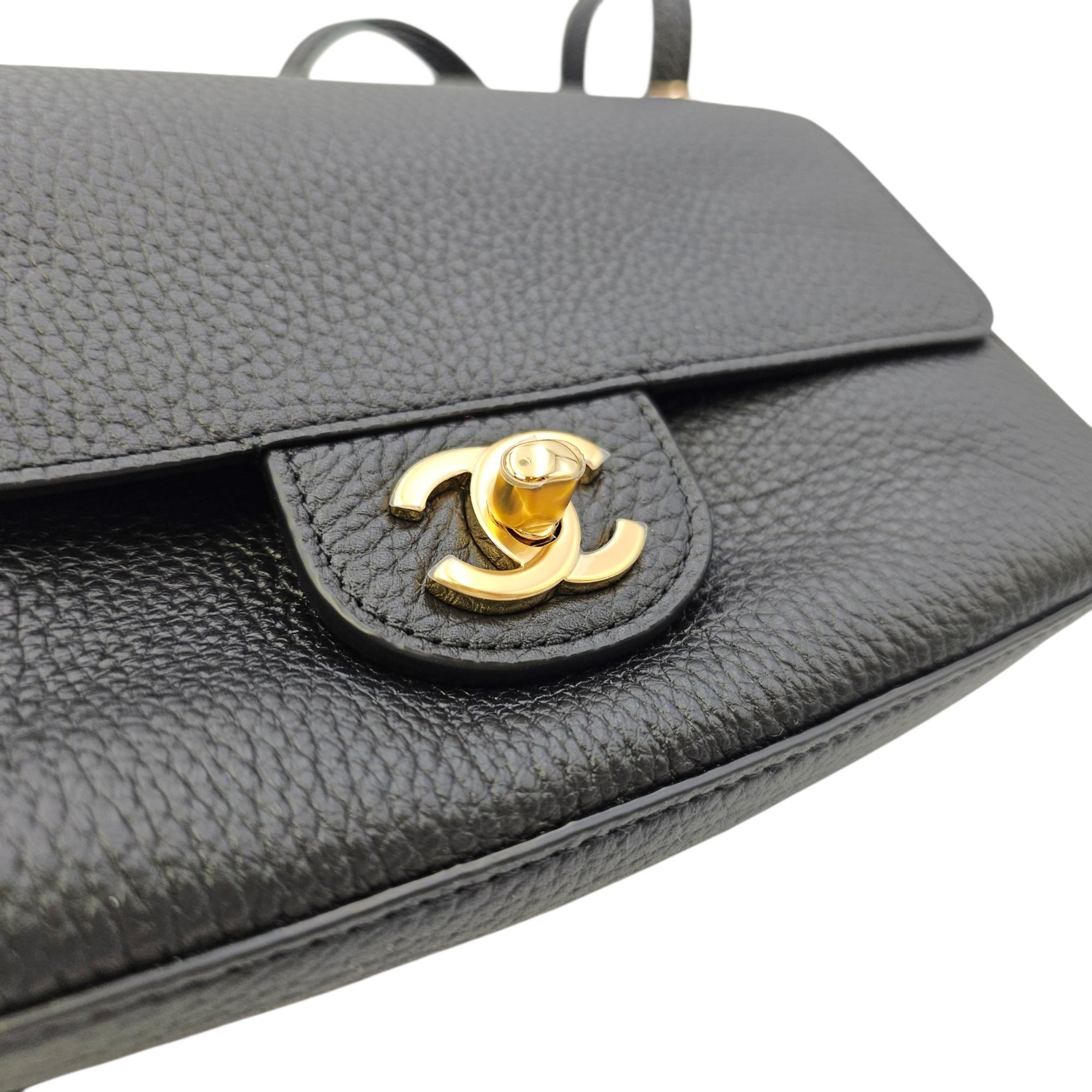 Mini Flap Bag Black Shoulder Bag in Grained calfskin Gold hardware