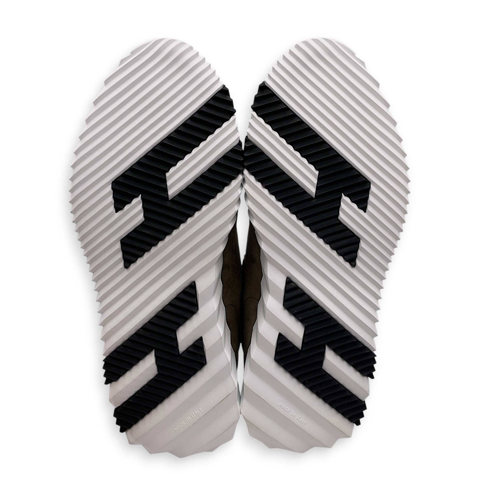 Bouncing 40.5 Etoupe Sneakers in Suede Leather