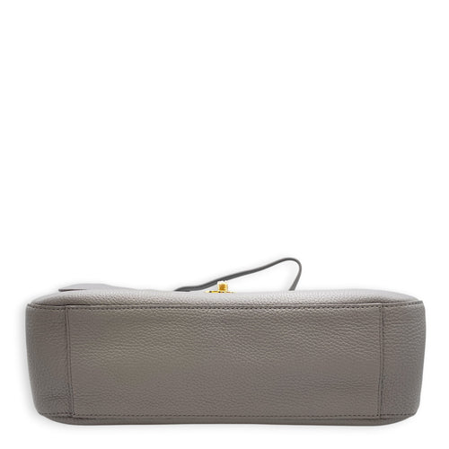 Maxi Flap 32 Grey Top Handle Bag in Caviar Leather Gold hardware