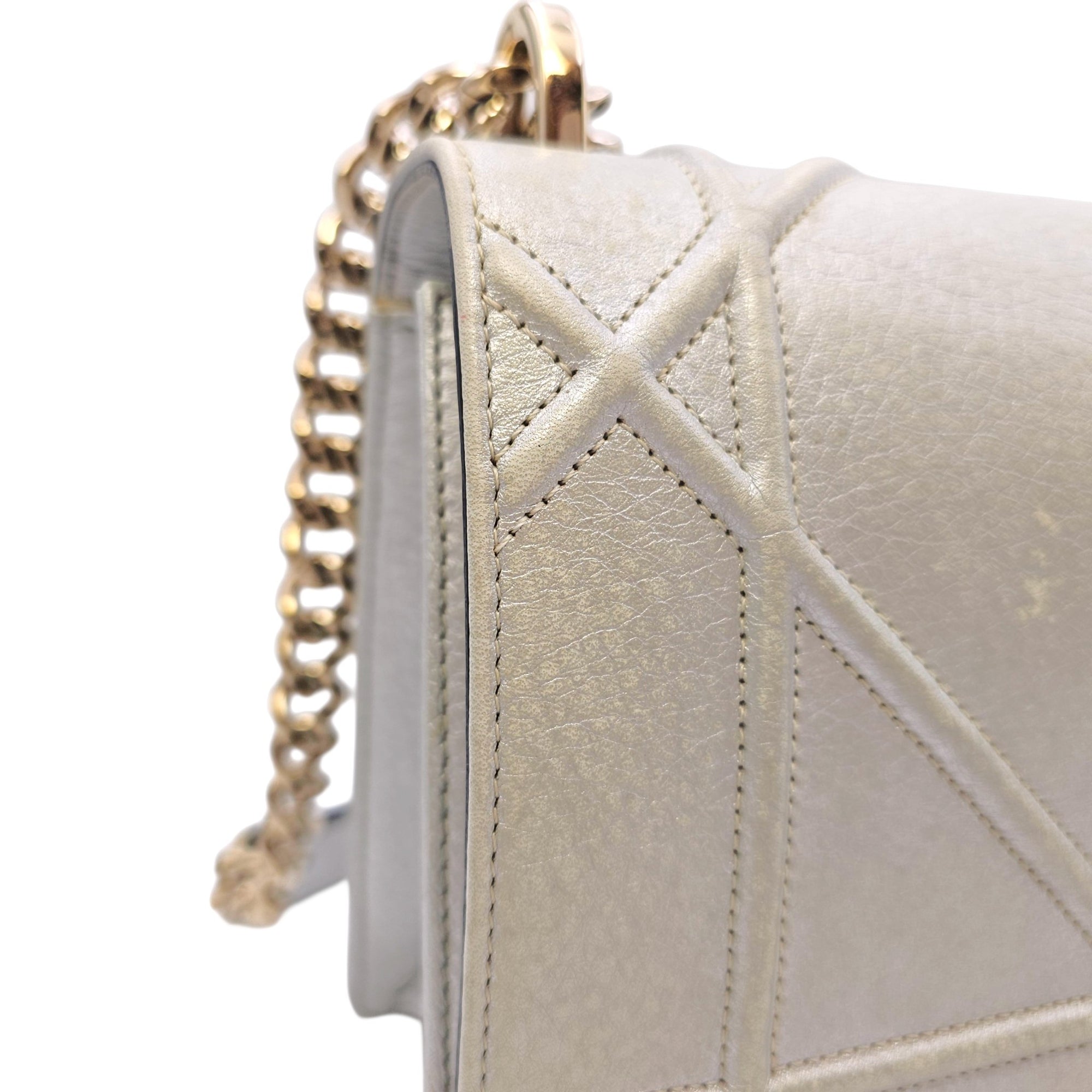 Diorama 24 Silver Shoulder Bag in Calfskin Light Gold hardware
