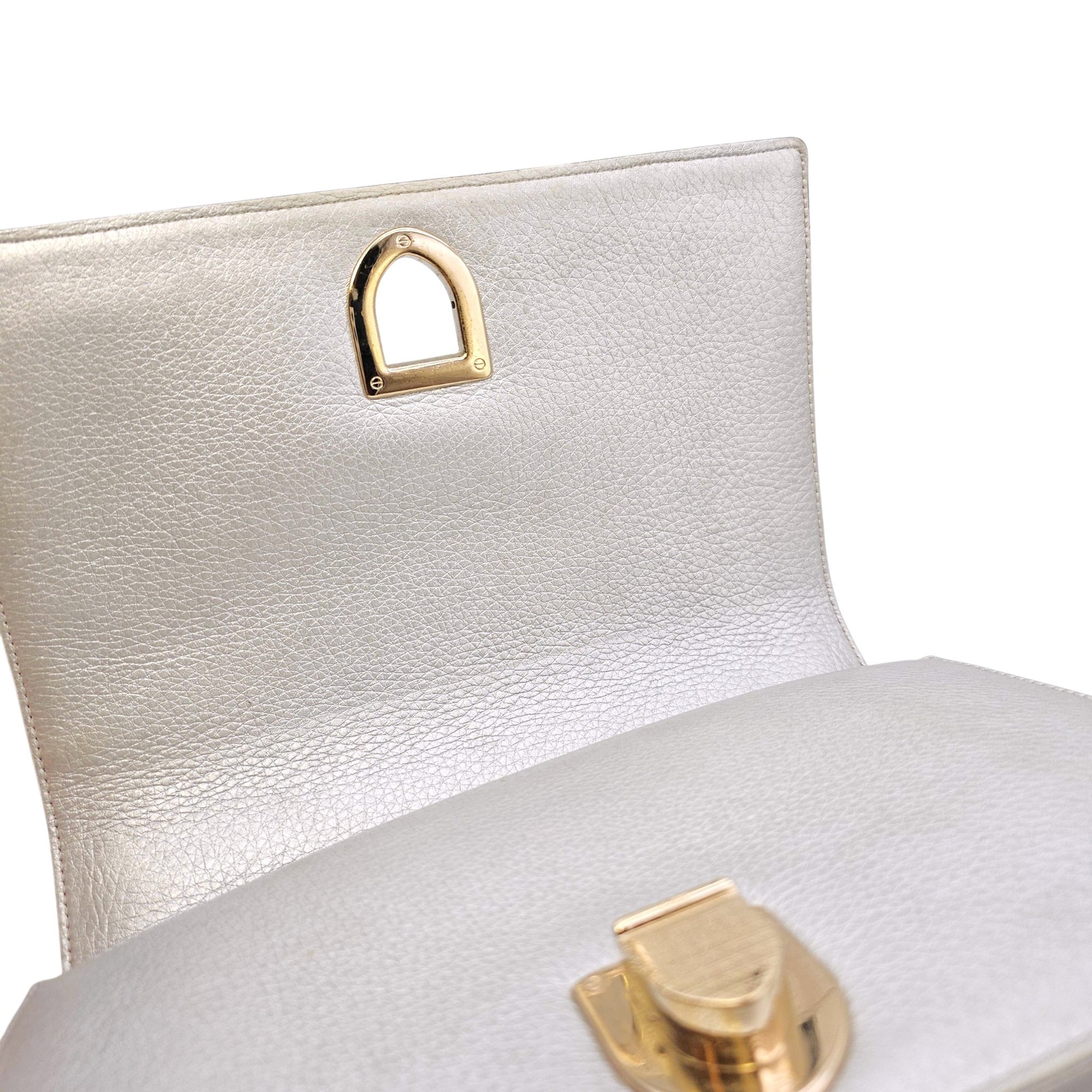 Diorama 24 Silver Shoulder Bag in Calfskin Light Gold hardware