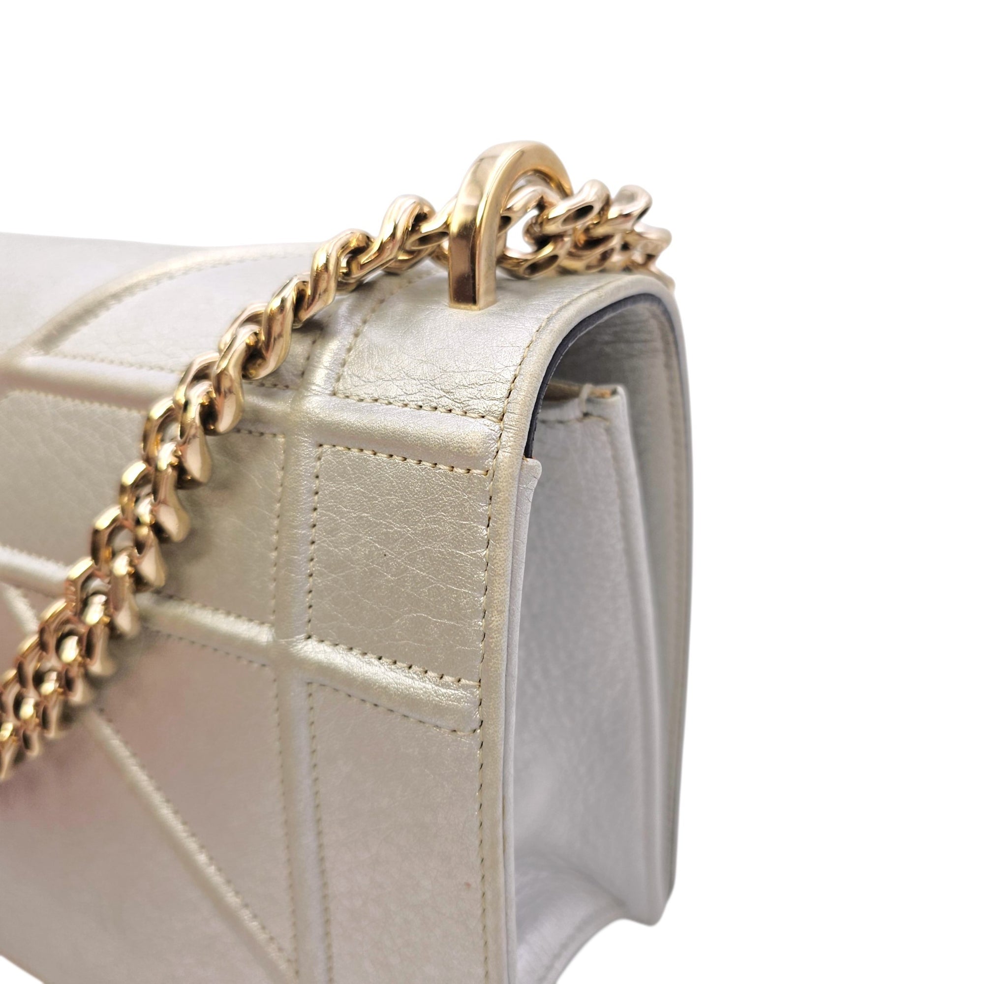 Diorama 24 Silver Shoulder Bag in Calfskin Light Gold hardware