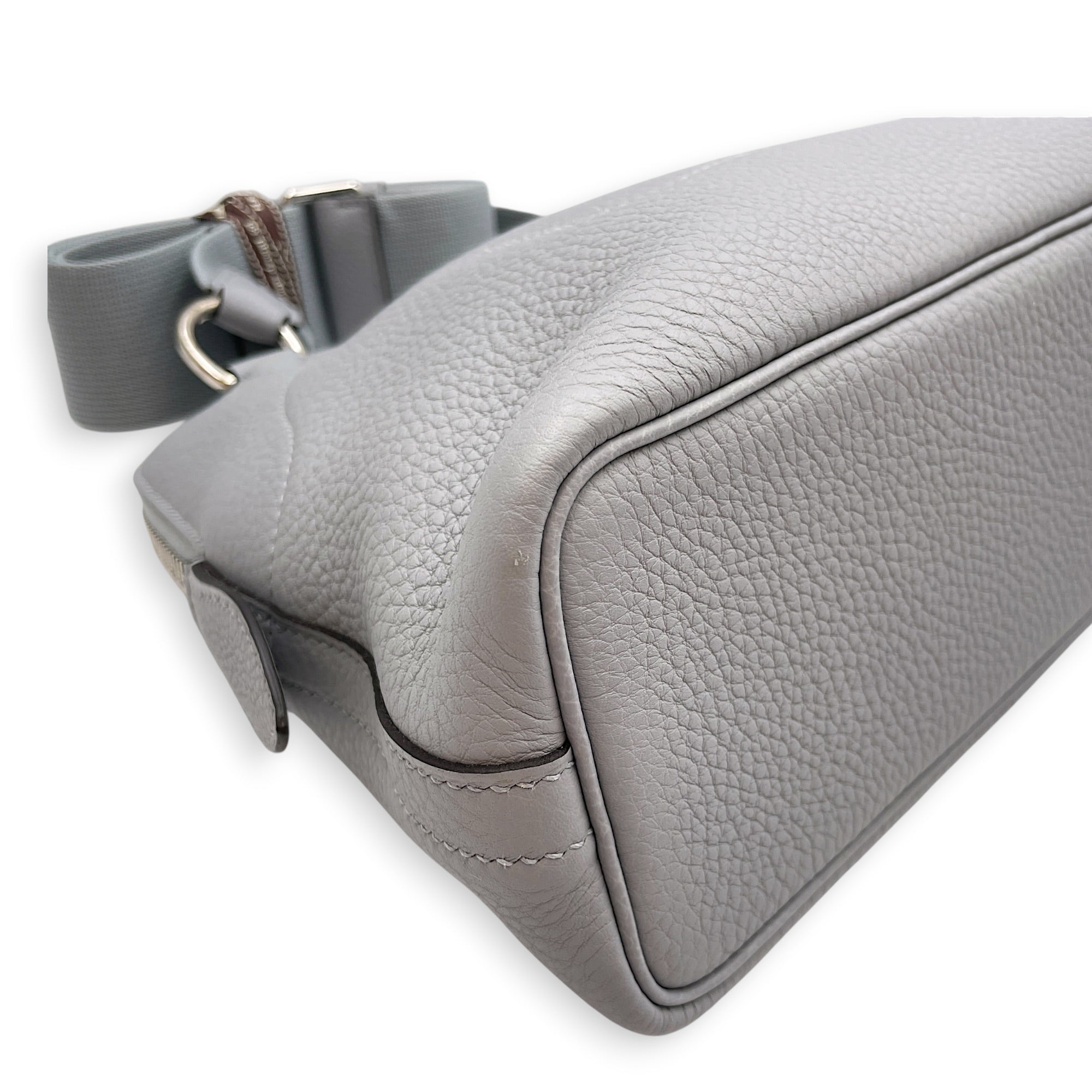 Bolide Messenger Gris Pantin in Togo Palladium hardware