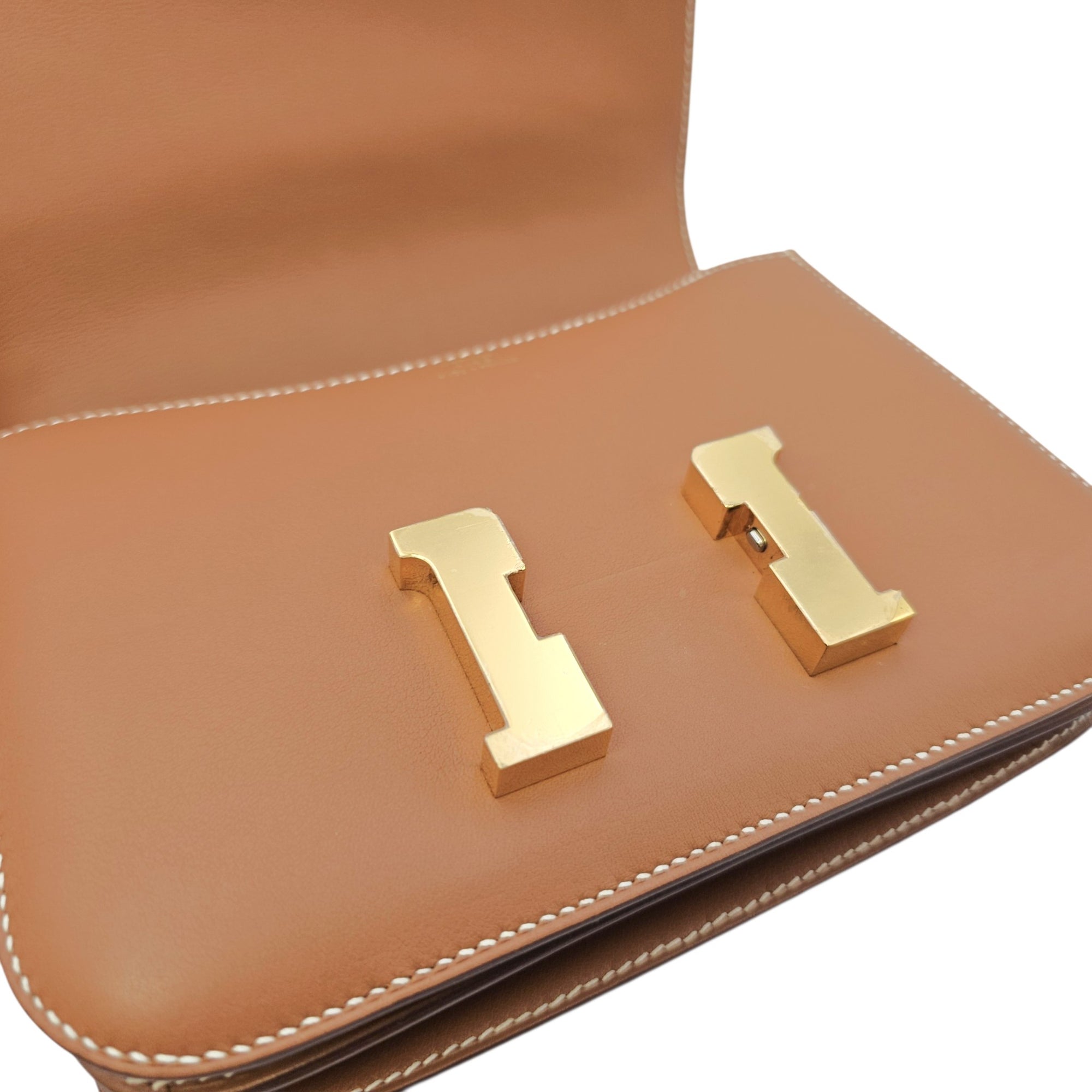 Constance 18 Gold in Swift Gold hardware