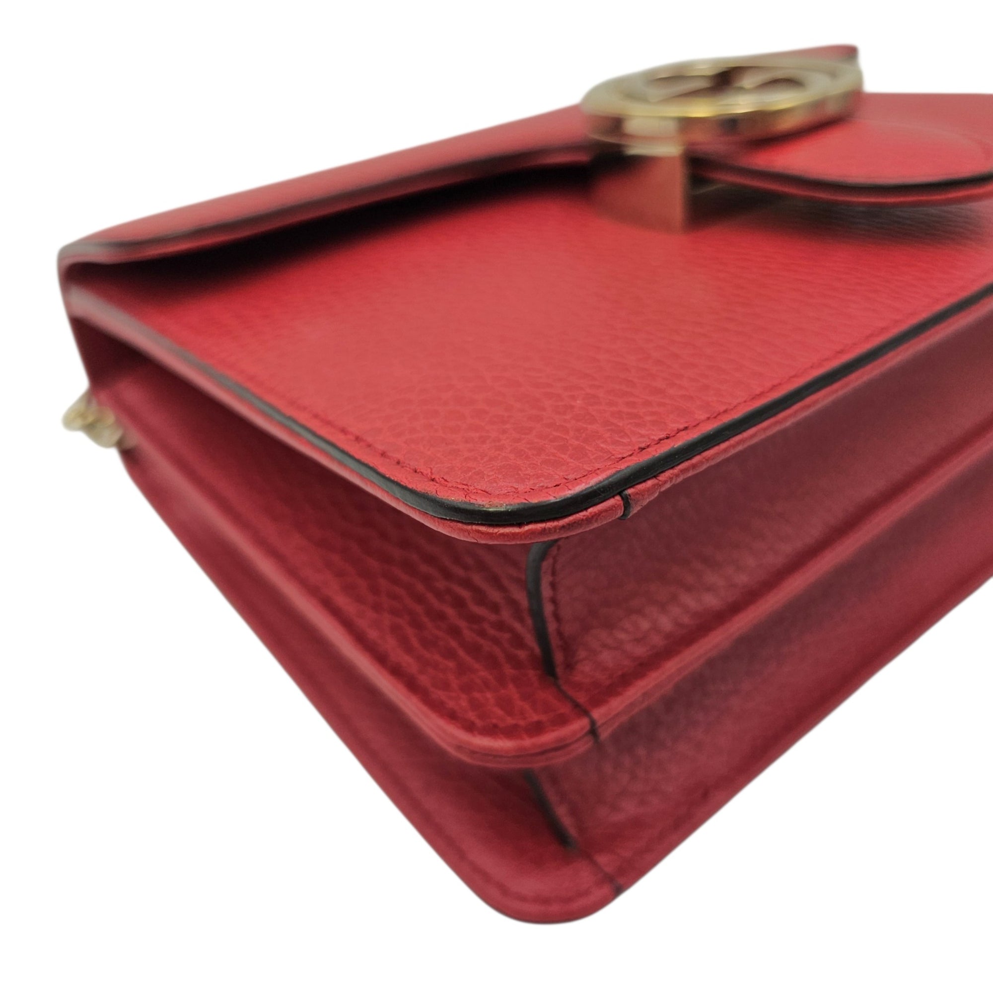 Interlocking G 20 Red Shoulder Bag in Calfskin Gold hardware