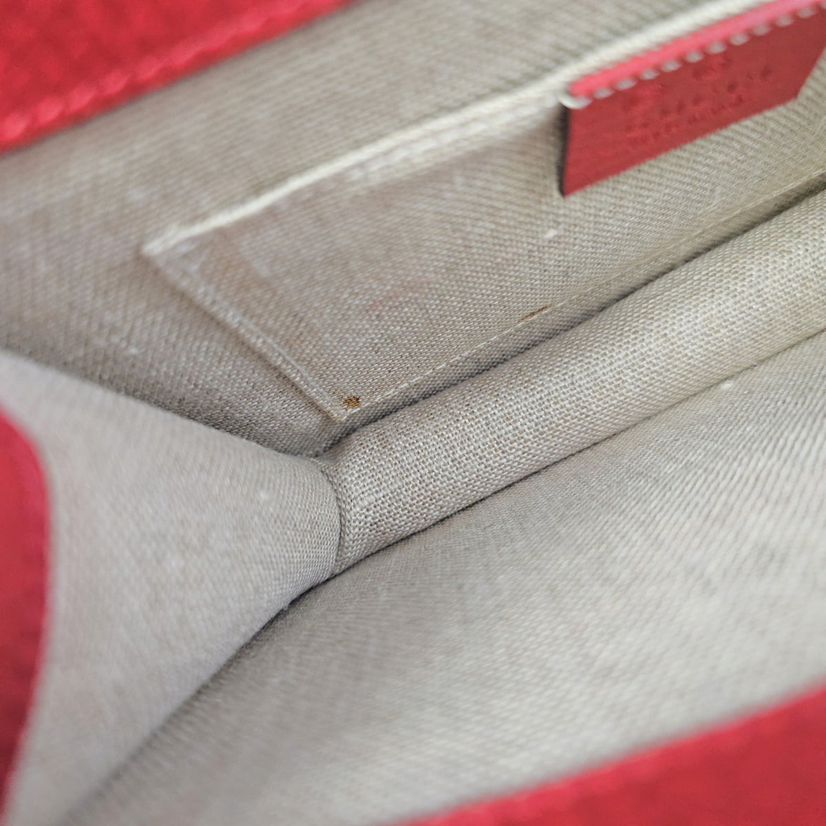 Interlocking G 20 Red Shoulder Bag in Calfskin Gold hardware