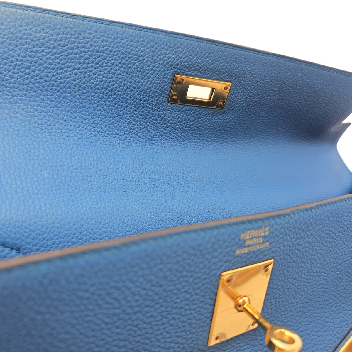 Kelly 32 Bleu Zanzibar in Togo Gold hardware