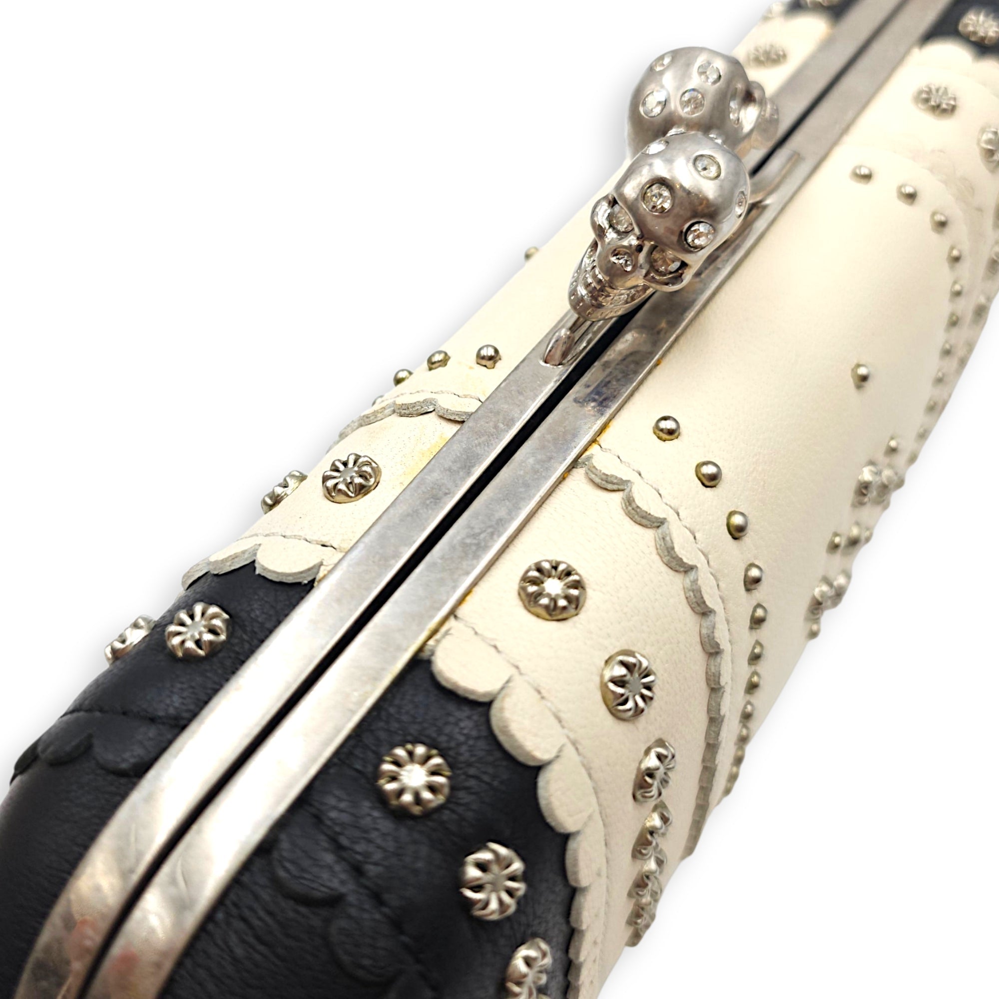 Two -tone Scalloped Leather Studded Skull Box Beige Clutch in Nappa Leather Silver hardware CL2608-22754 11