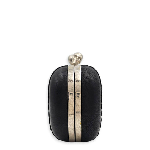 Two -tone Scalloped Leather Studded Skull Box Beige Clutch in Nappa Leather Silver hardware CL2608-22754 4