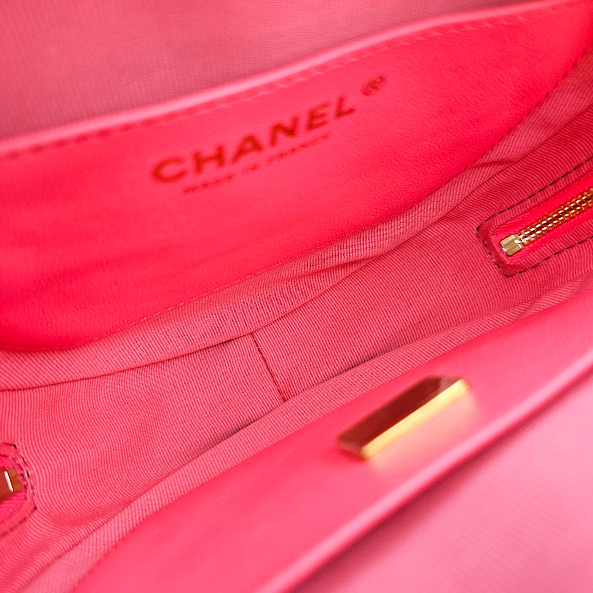 CC in Love Heart Pink Crossbody Bag in Lambskin Gold hardware CL2608-22780 6