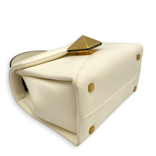 Garavani One Stud 18cm White Top Handle Bag in Nappa Leather Gold hardware CL2608-22835 8