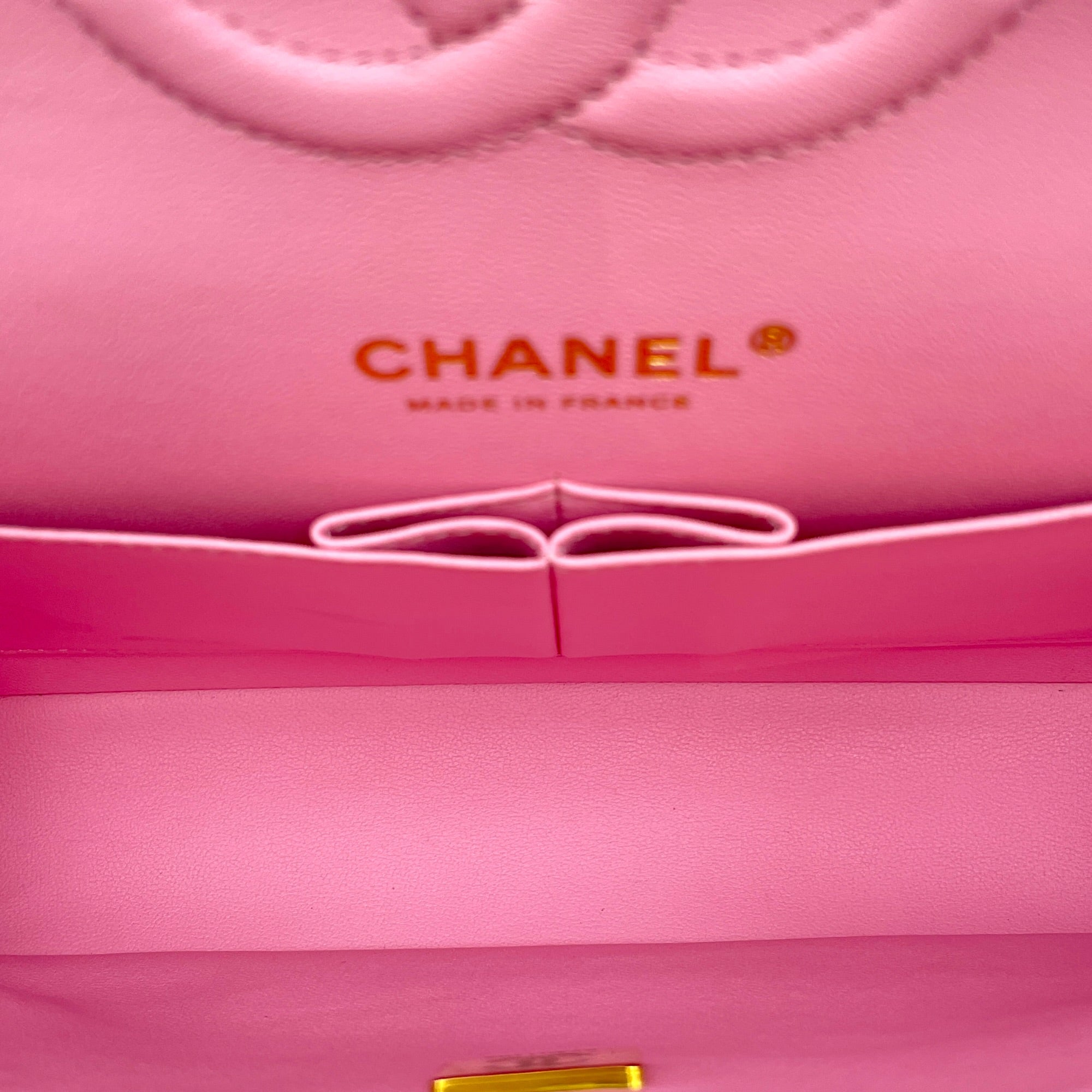 Classic Flap Medium Pink Shoulder Bag in Caviar Leather Gold hardware CL2608-22866 7