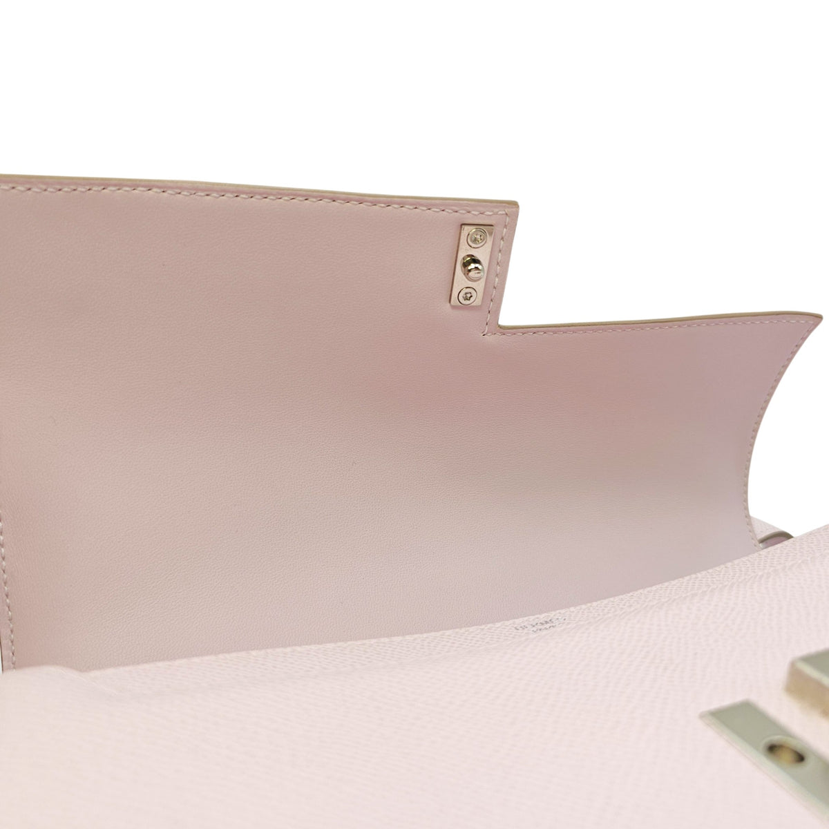 Verrou 21 Mauve Pale in Epsom Palladium hardware