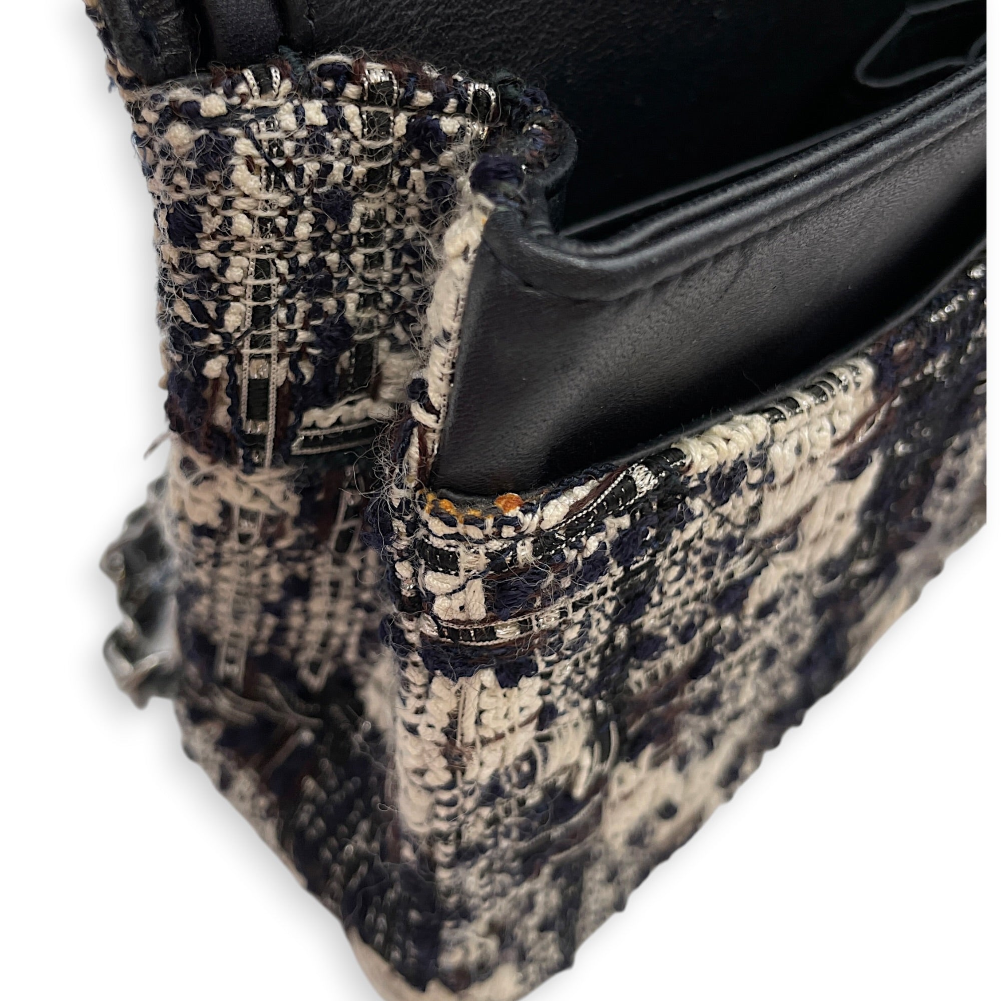 Classic White/Black Shoulder Bag in Tweed Silver hardware