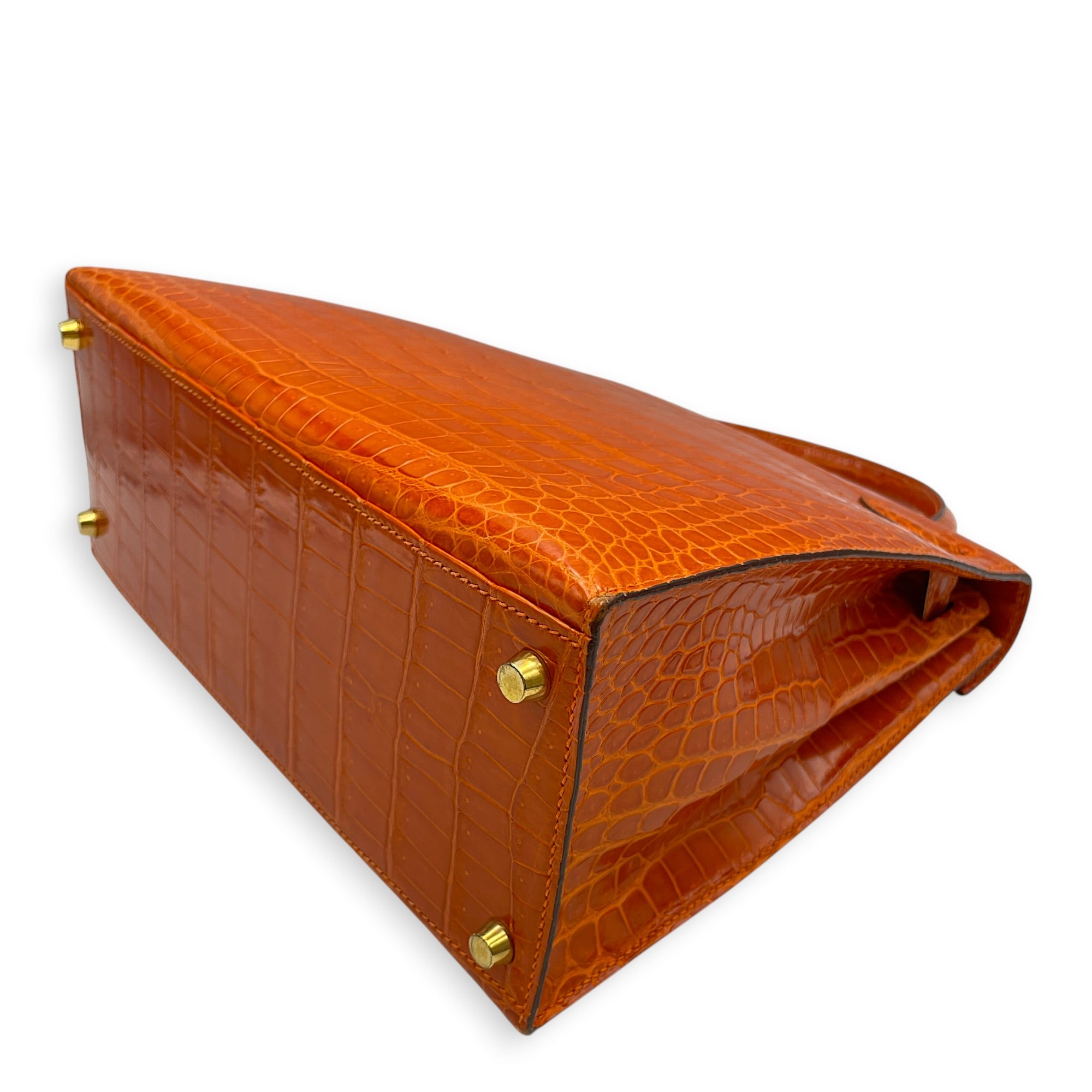 Sellier Kelly 28 Orange in Shiny Niloticus Gold hardware