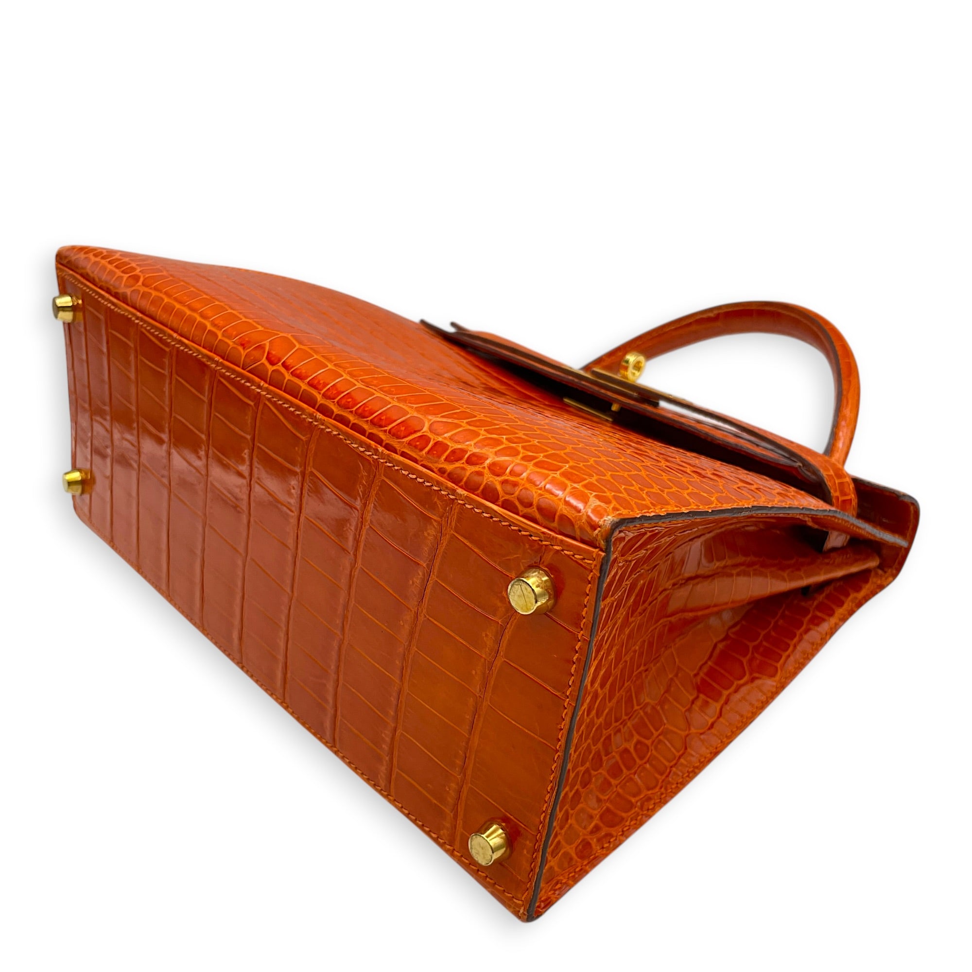 Sellier Kelly 28 Orange in Shiny Niloticus Gold hardware