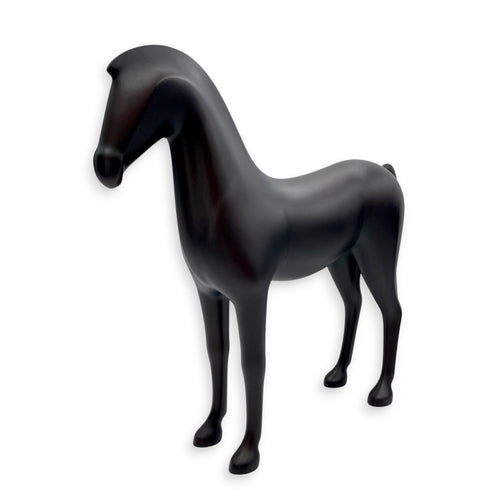 Arion Sculpture Acajou Ebenise Display