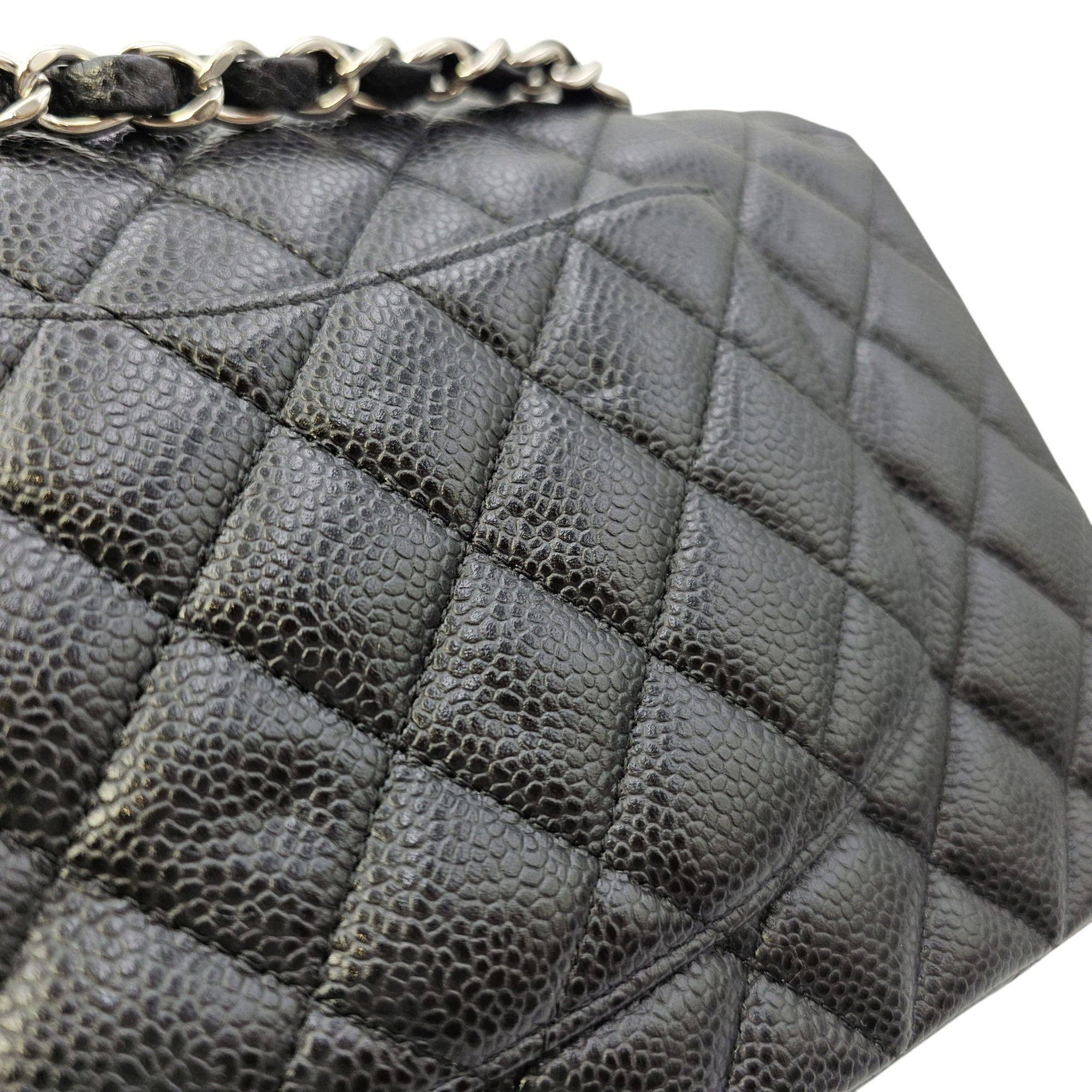 Classic Medium Black Shoulder Bag in Caviar Leather Silver hardware