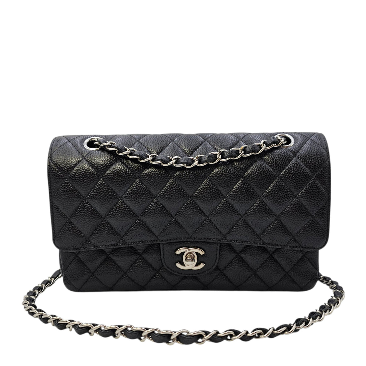 Classic Medium Black Shoulder Bag in Caviar Leather Silver hardware