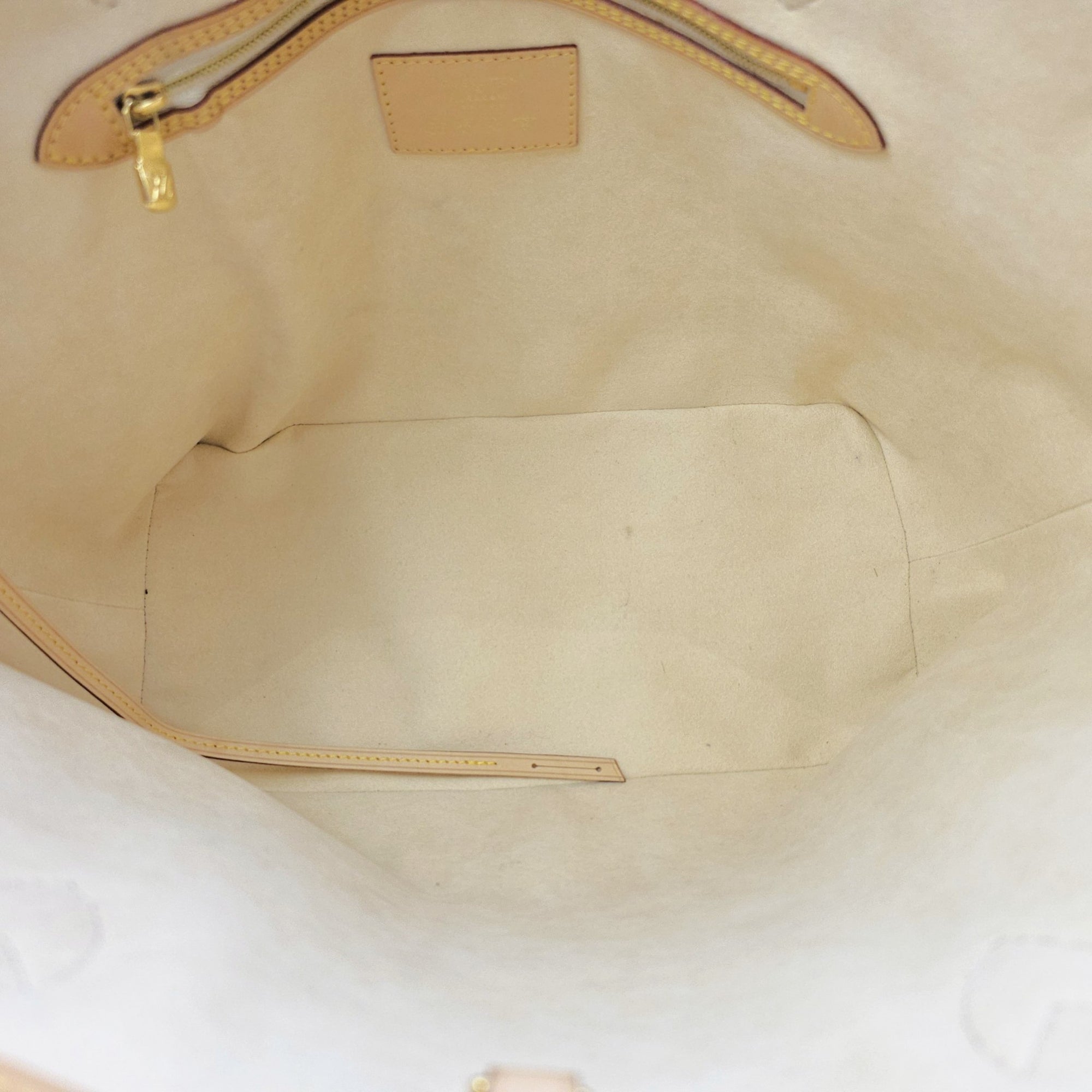 Neverfull MM White Multicolor Tote Bag in Coated Canvas Gold hardware