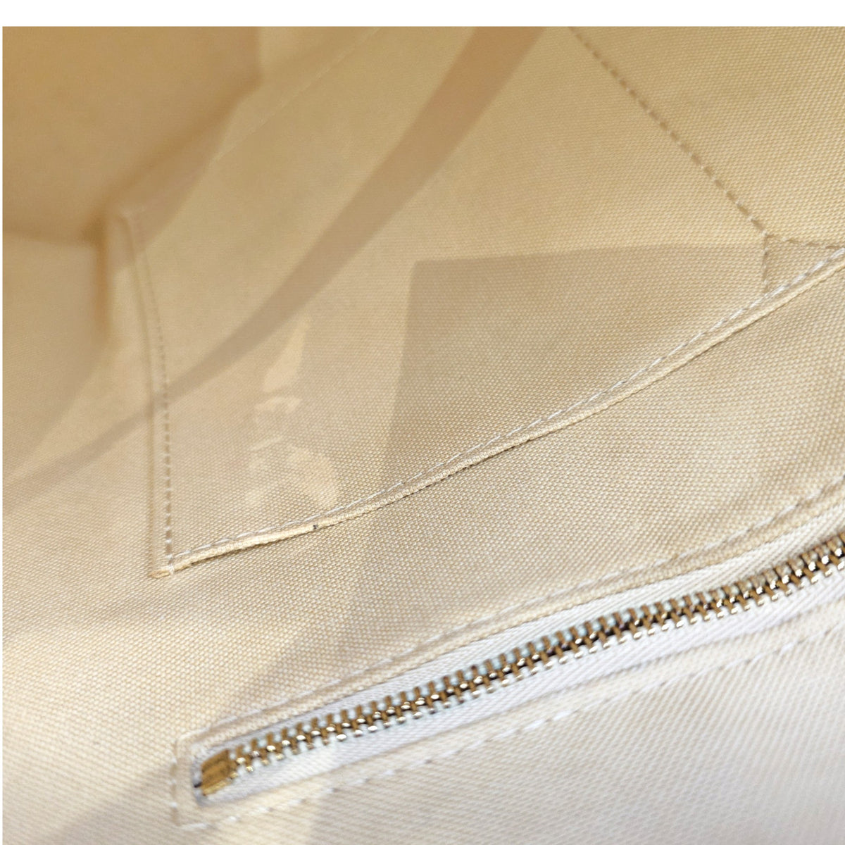 OnTheGo GM Khaki/Kaki Tote Bag in Monogram Coated Canvas Gold hardware