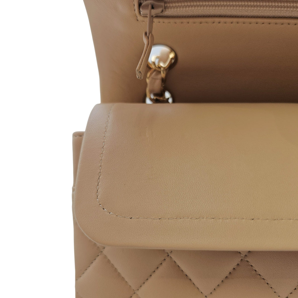 Classic Medium Beige Shoulder Bag in Calfskin Gold hardware