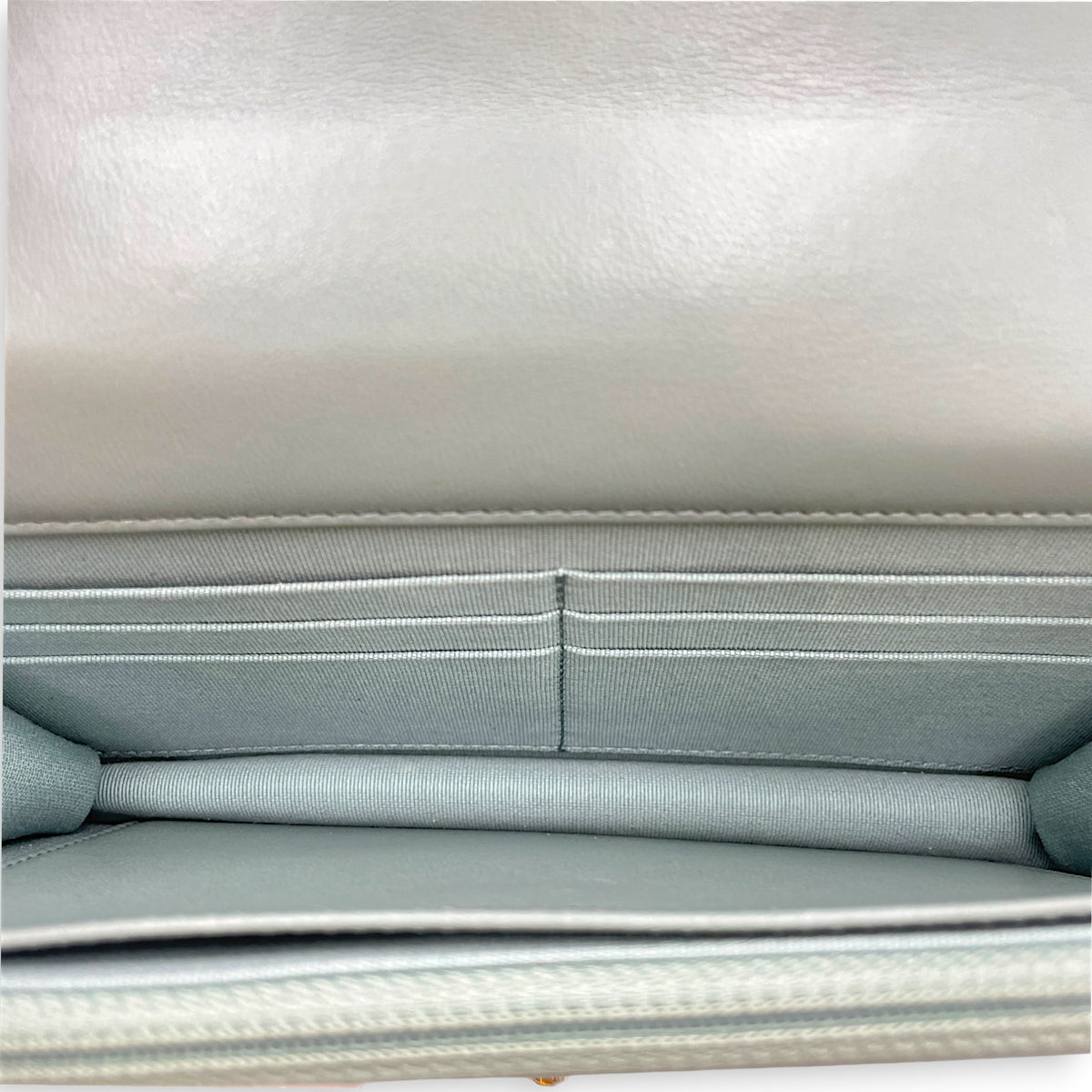 Trendy CC Light Grey Wallet On Chain in Lambskin Gold hardware