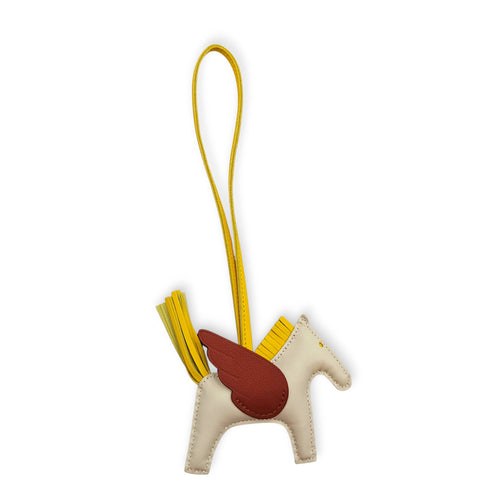 Pegasus PM  Craie/cuivre/jaune de naples Charm in Swift