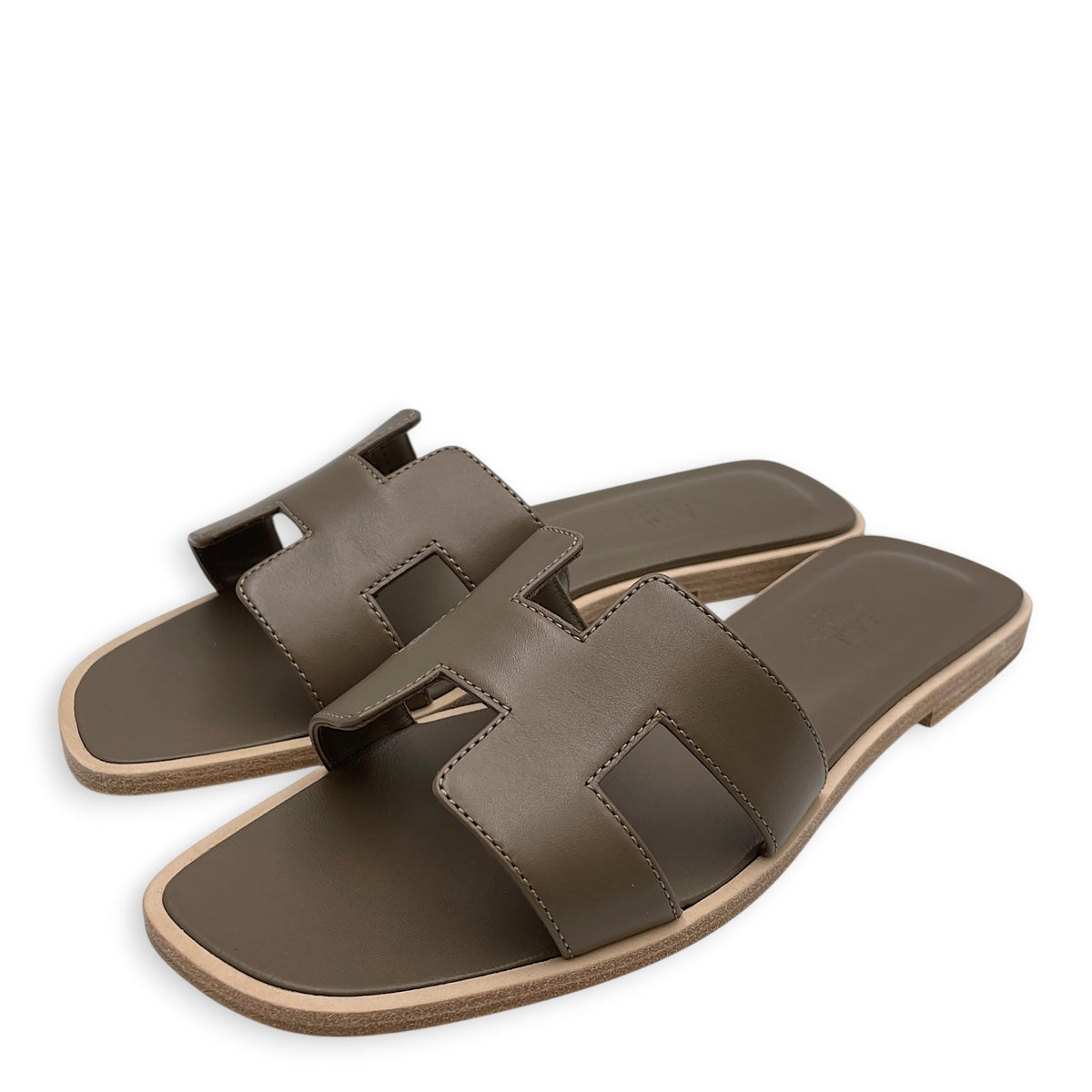 Oran Sandal. Sz:37 Etoupe Sandals in Calfskin