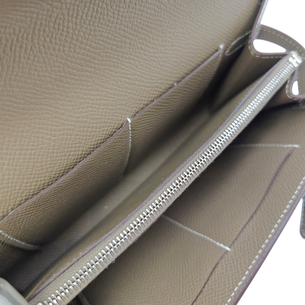 Kelly To Go  Étoupe Wallet in Epsom Palladium hardware