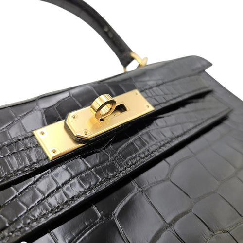 Sellier Kelly 28 Noir in Shiny Alligator Gold hardware
